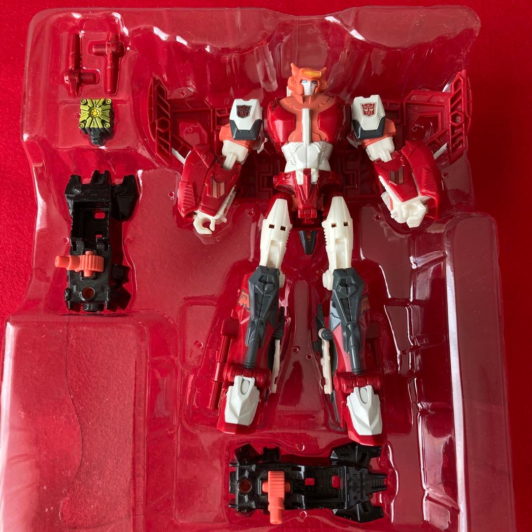 Transformers Power of the Primes フィギュア