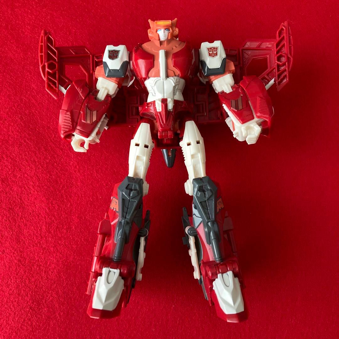 Transformers Power of the Primes フィギュア