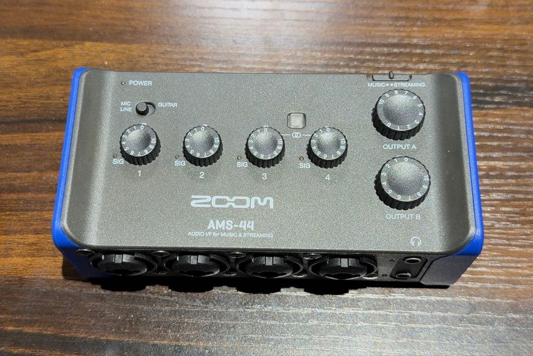 ZOOM AMS-44 オーディオインターフェイス