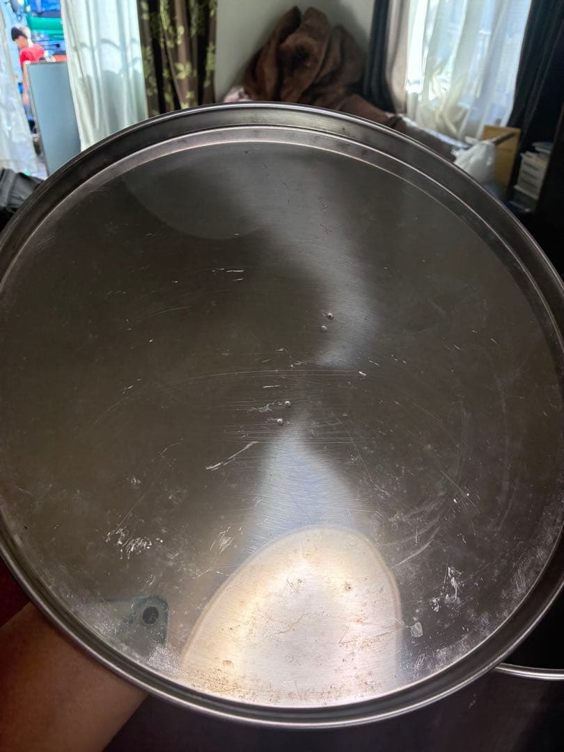 ステンレススチール 蓋付き鍋 直径約40cm