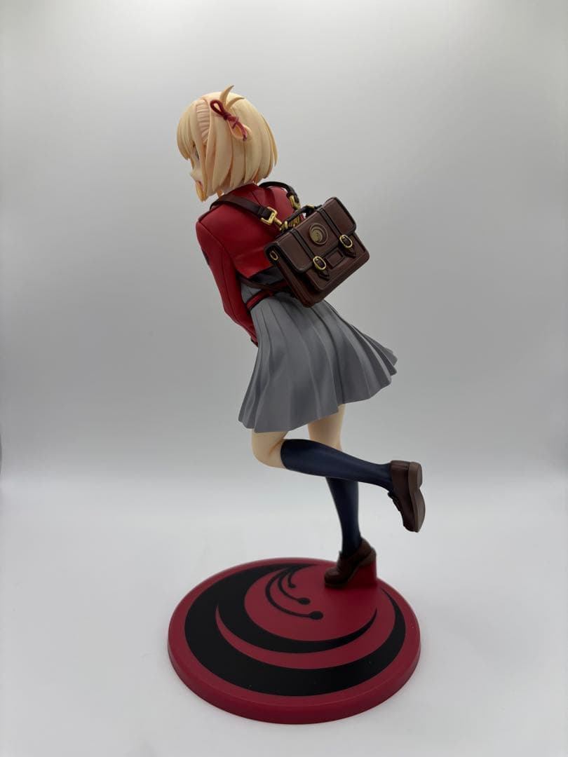 錦木千束　1／7スケールフィギュア