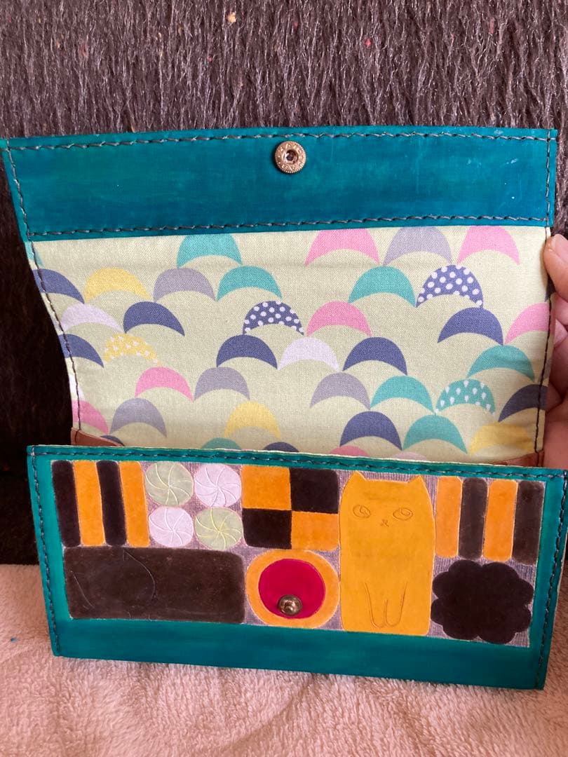 猫デザインのレザー風長財布