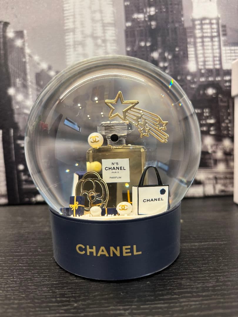 CHANELシャネル2025年海外限定ノベルティのスノードーム