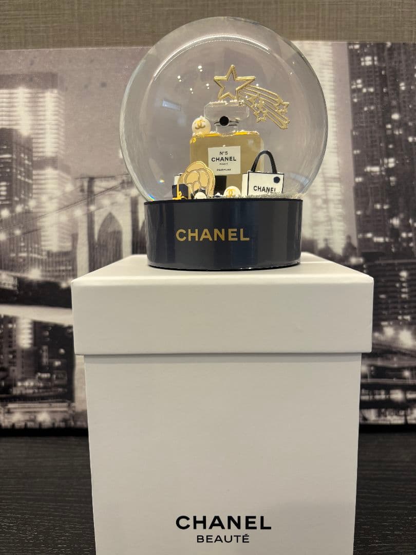 CHANELシャネル2025年海外限定ノベルティのスノードーム