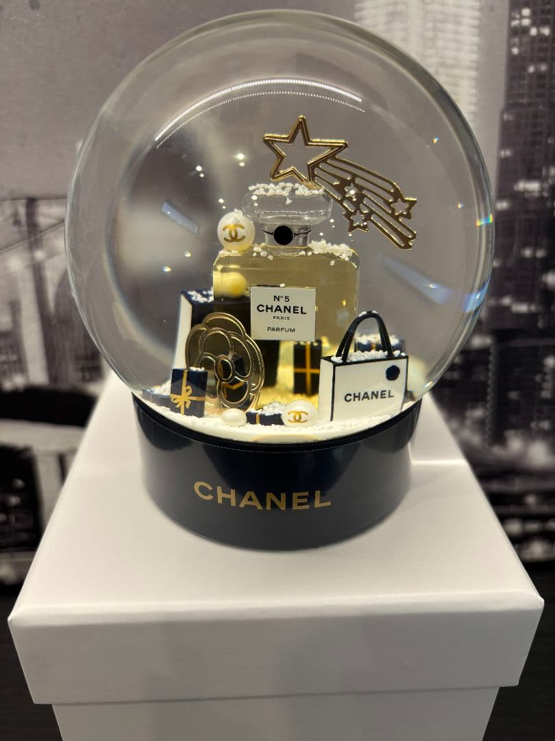 CHANELシャネル2025年海外限定ノベルティのスノードーム