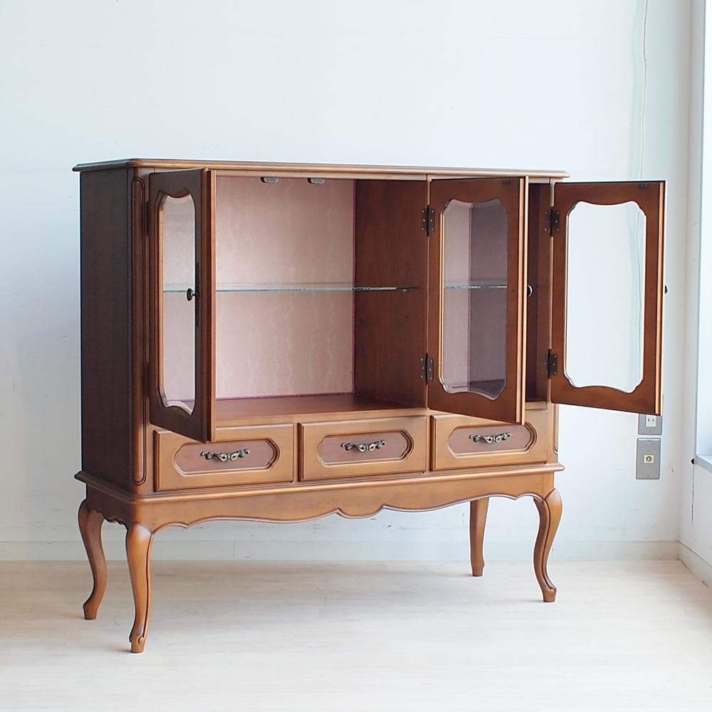 カリモク 猫脚 ガラスキャビネット サイドボード クラシカル ロココ