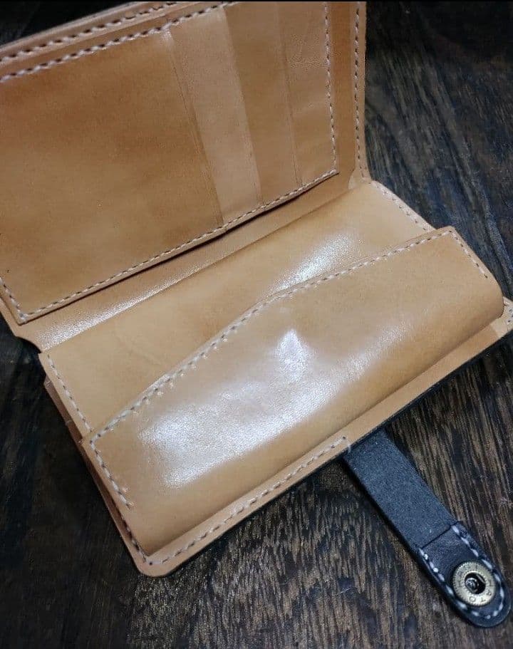 ホック式■レザーウォレット　ブラック＆ナチュラル