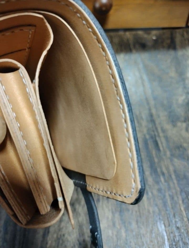 ホック式■レザーウォレット　ブラック＆ナチュラル