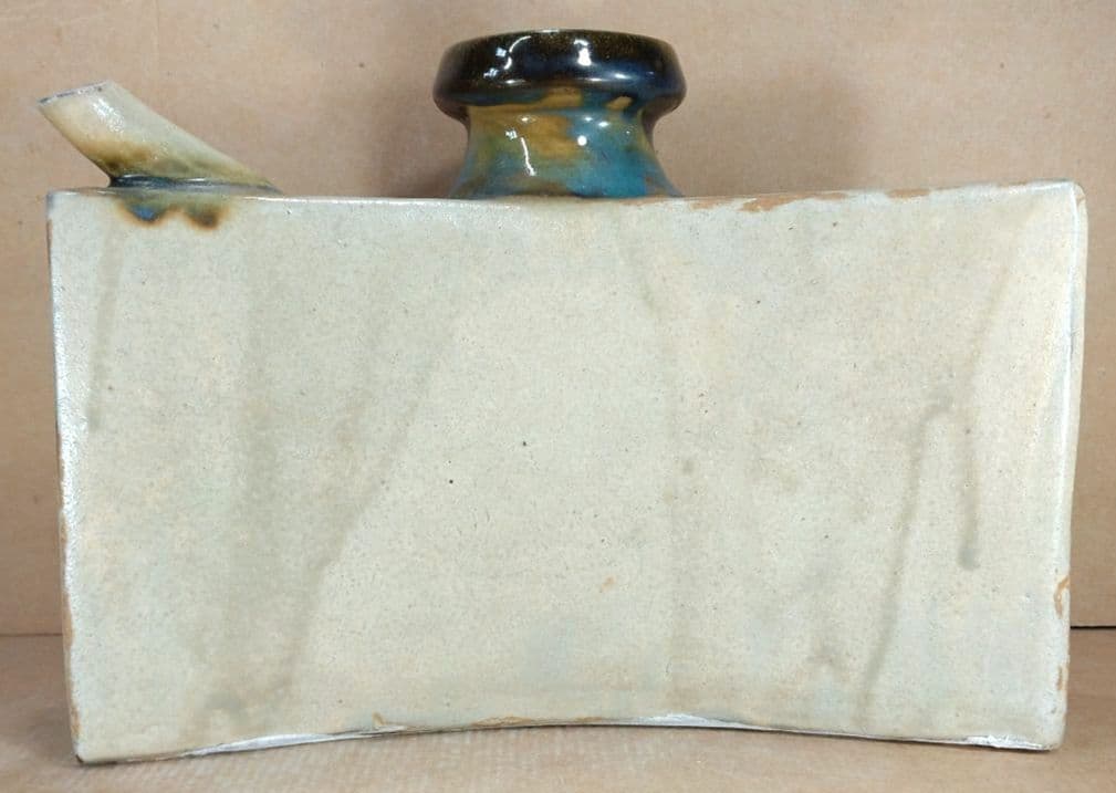 れれれ様専用【本物保証】金城次郎 クヮンカミヤー紋抱瓶 共箱 栞 w28