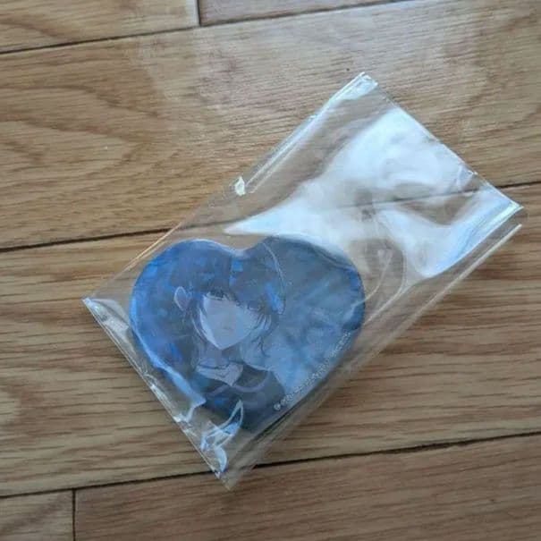 プロセカ 朝比奈まふゆ キラキラビックハート型缶バッジ - メルカリ