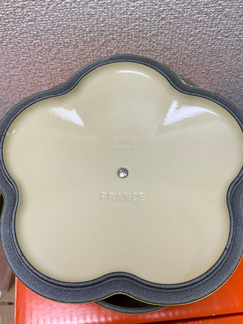 【未使用】新品　ル・クルーゼ　LE CREUSET　ココット　フルール　ソレイユ