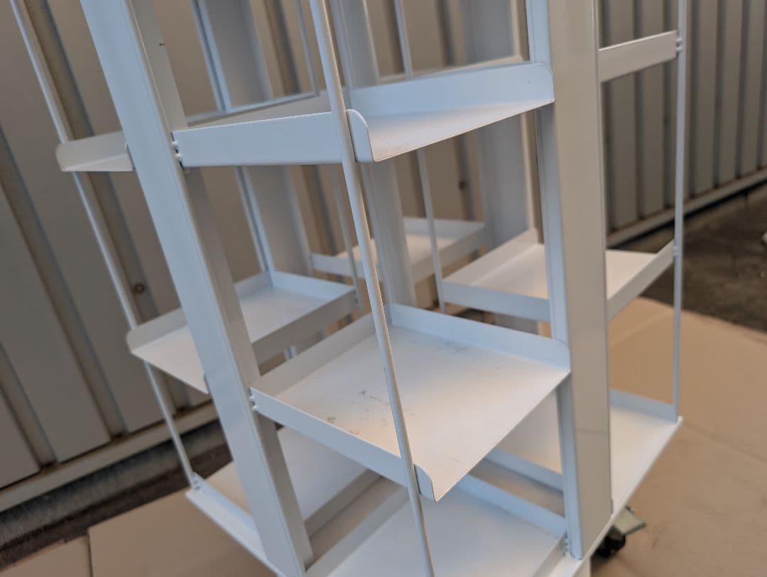 回転式スチール本棚　メタルラック　キャスター付き