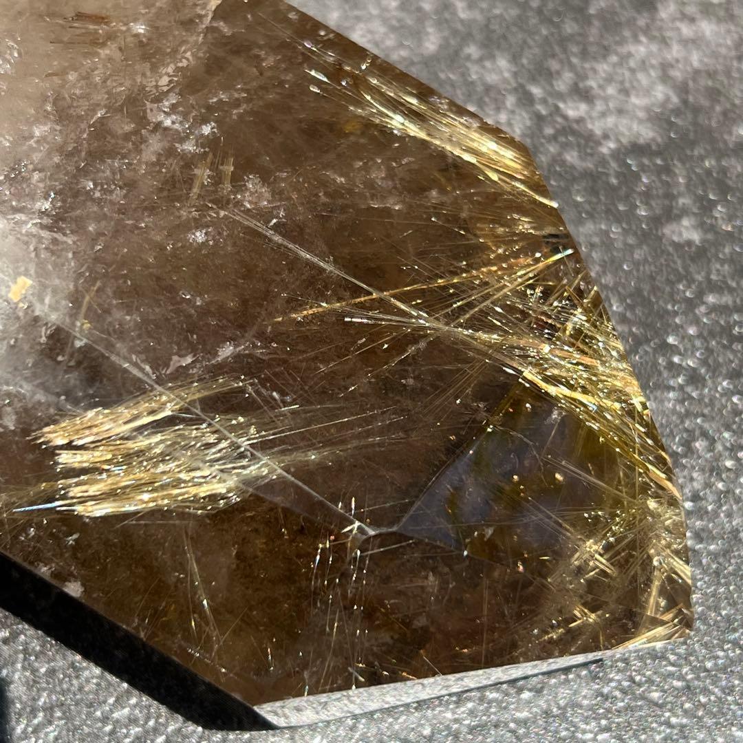☆輝宝☆激凄美宝‼️極上特級品☆虹入り 太陽放射 ゴールドタイチンルチル 六角柱