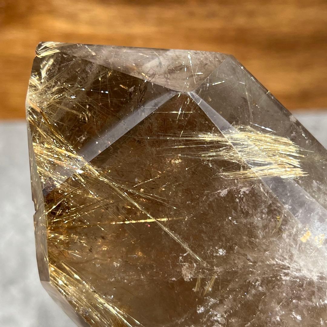 ☆輝宝☆激凄美宝‼️極上特級品☆虹入り 太陽放射 ゴールドタイチンルチル 六角柱