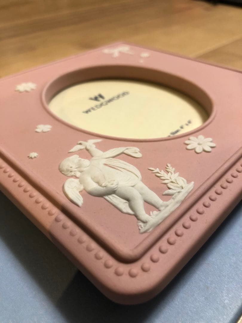 まなぴん　ウェッジウッド写真立て　ピンク　未使用品