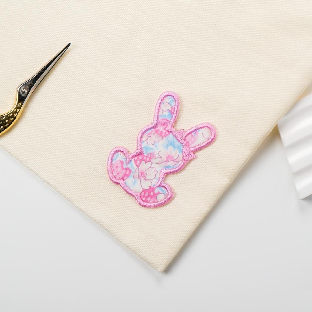 【L-5】動物ワッペン　★リバティ生地使用　アイロン　うさぎ　くま　ねこ　木馬