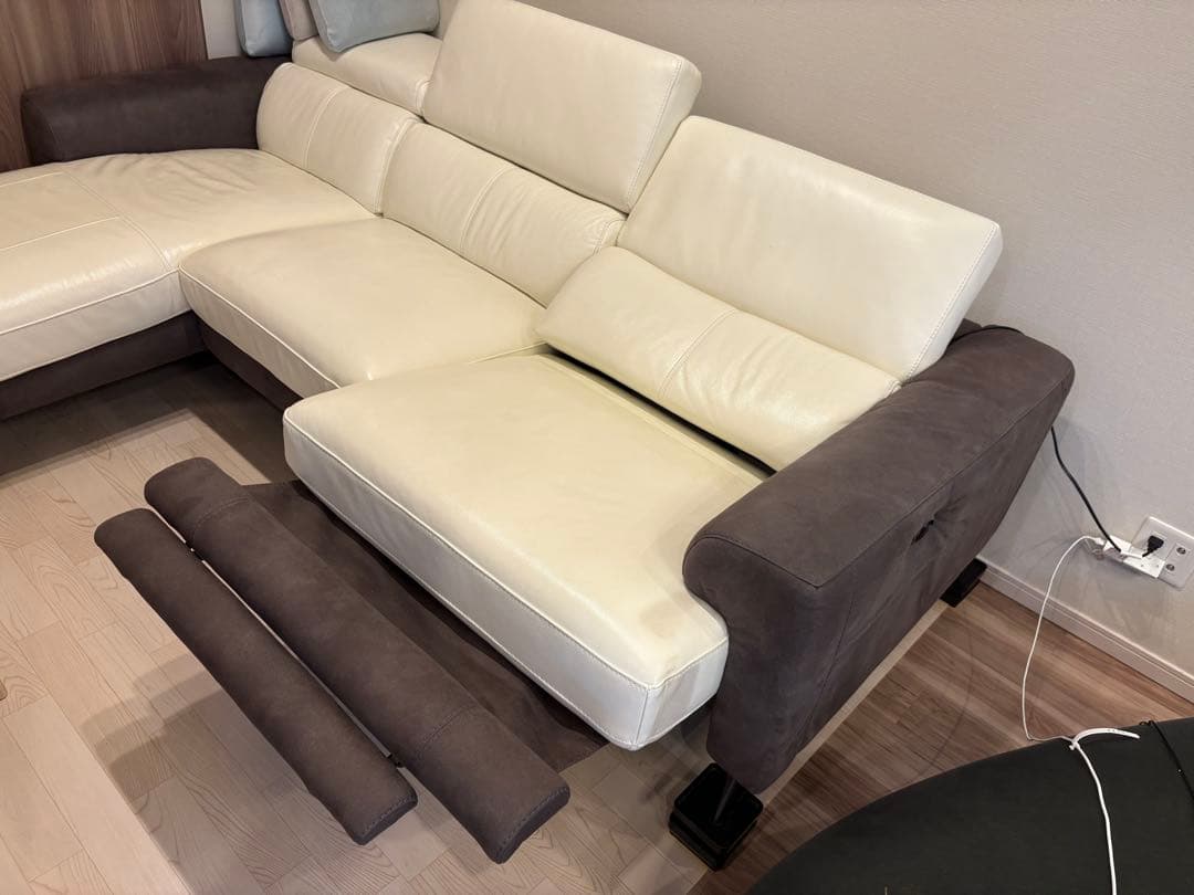 と*次様 東京インテリア電動カウチソファ