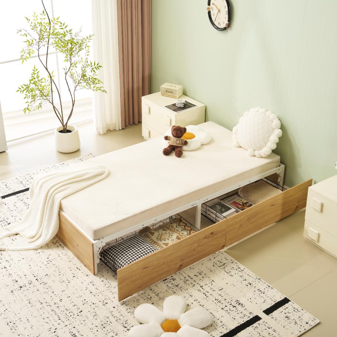 限定価格！パイプベッド 折りたたみ ベッドフレーム　コンパクト 折畳　WHITE