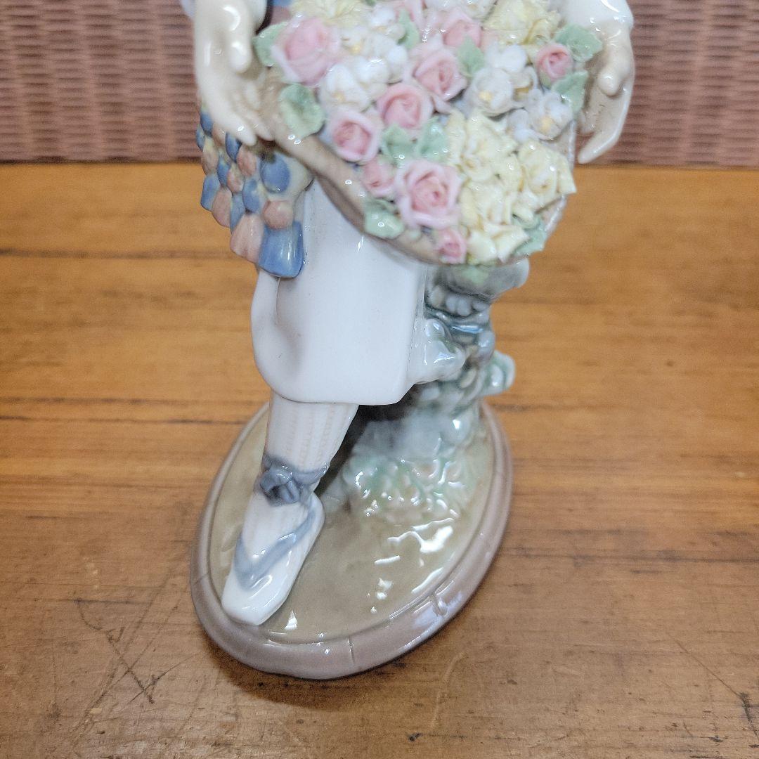 完品】LLADRO リアドロ バレンシアの花 ブーケを持つ少年 1526 - メルカリ