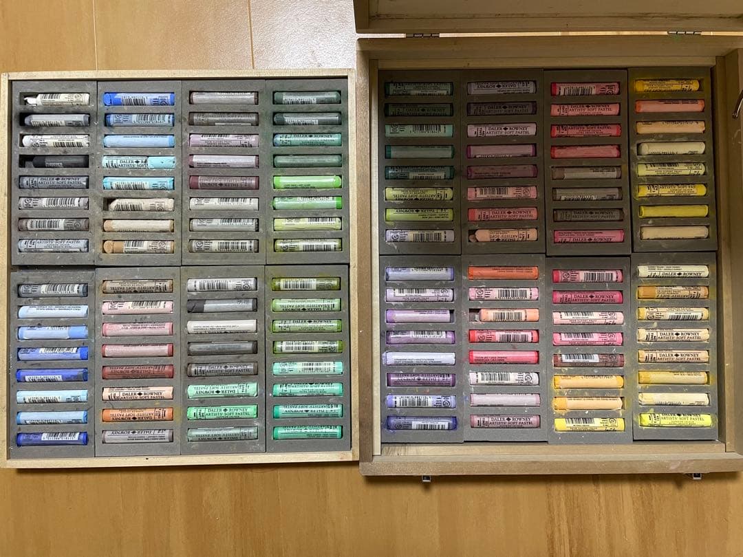 【SALE】ラウニー　ソフトパステル　128色　木箱