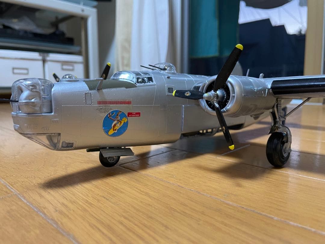 モノグラム1/48 B-24Jリベレーター アメリカ空軍爆撃機 プラモデル完成