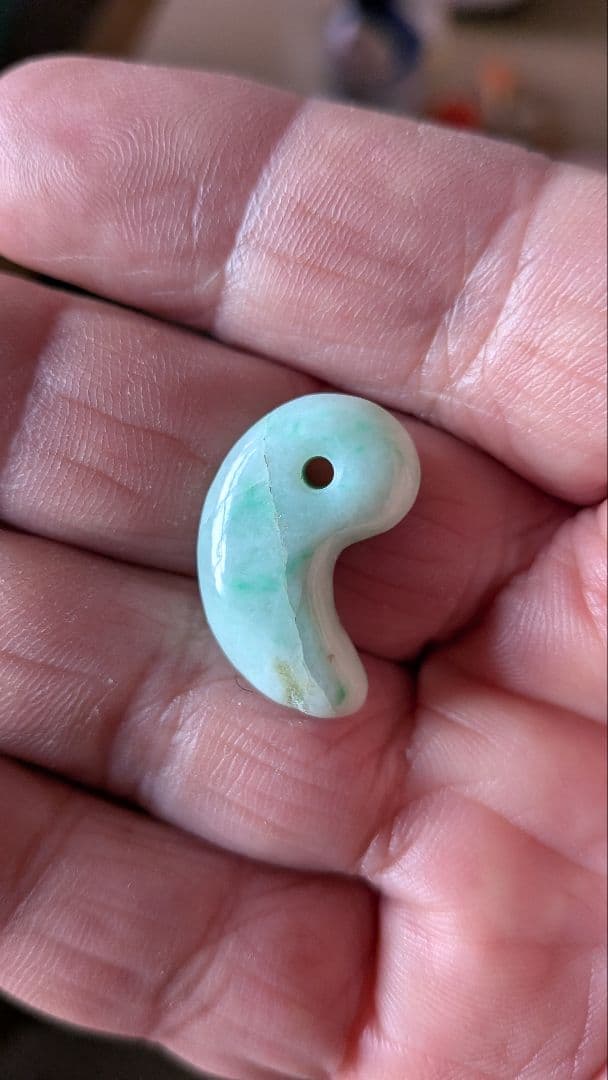 糸魚川翡翠勾玉♦　訳あり