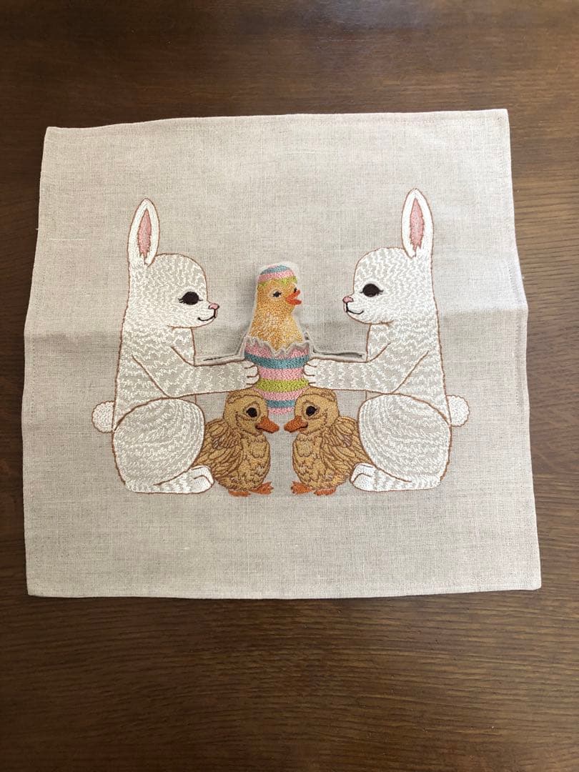 最終値下げ！コーラルアンドタスク クッションカバー イースターフレンズ