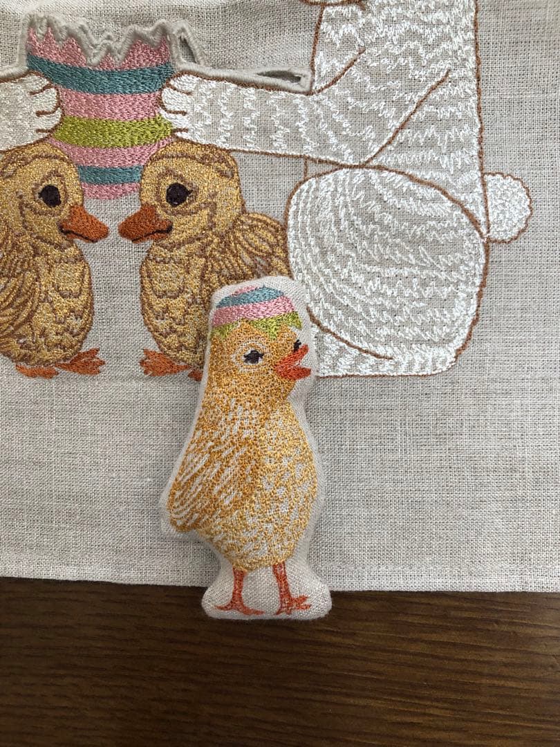 最終値下げ！コーラルアンドタスク クッションカバー イースターフレンズ