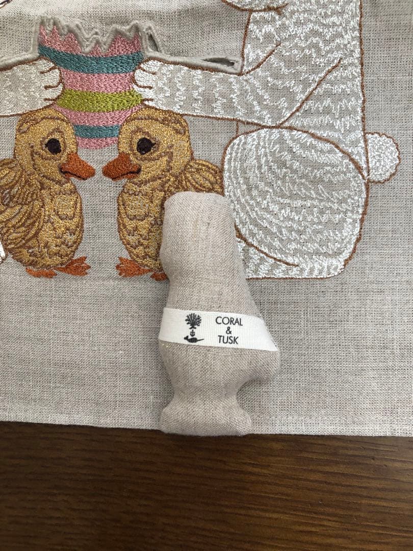 最終値下げ！コーラルアンドタスク クッションカバー イースターフレンズ