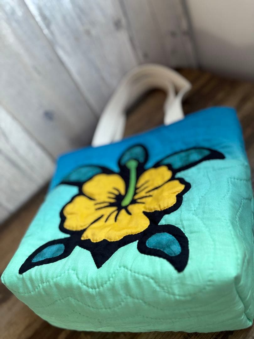 ♡ハワイアンキルトバッグ♡ホヌのハイビスカス♡