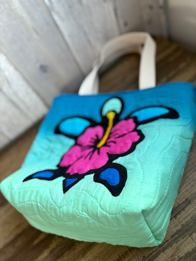 ♡ハワイアンキルトバッグ♡ホヌのハイビスカス♡