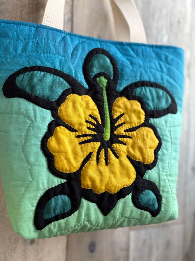 ♡ハワイアンキルトバッグ♡ホヌのハイビスカス♡