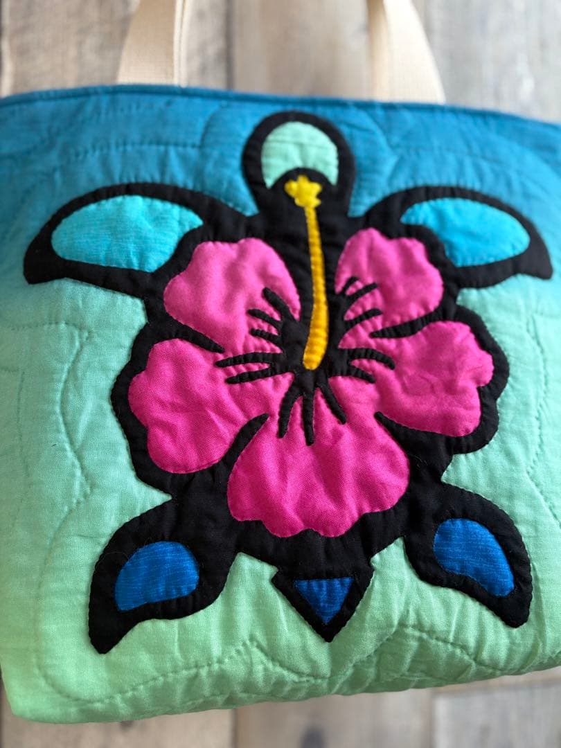♡ハワイアンキルトバッグ♡ホヌのハイビスカス♡