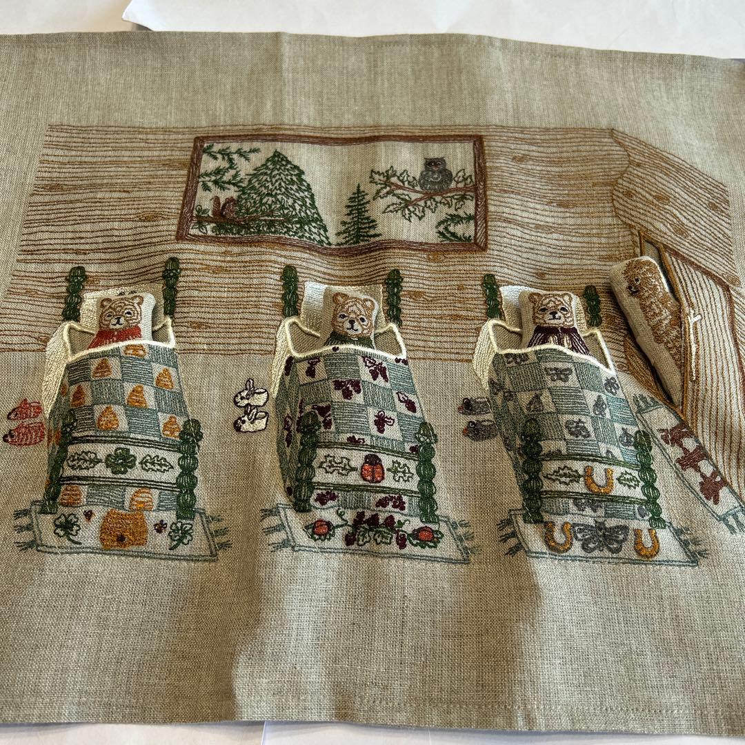 コーラル&タスク Coral&Tusk 3匹のクマのクッションカバー　新作