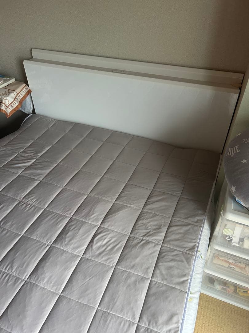 【限定セール！！】ニトリダブルベッドフレーム　収納付き　ロータイプ　コンセント付