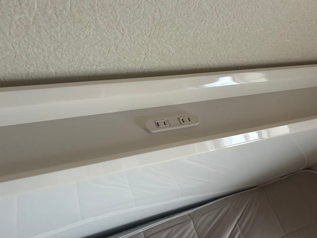 【限定セール！！】ニトリダブルベッドフレーム　収納付き　ロータイプ　コンセント付