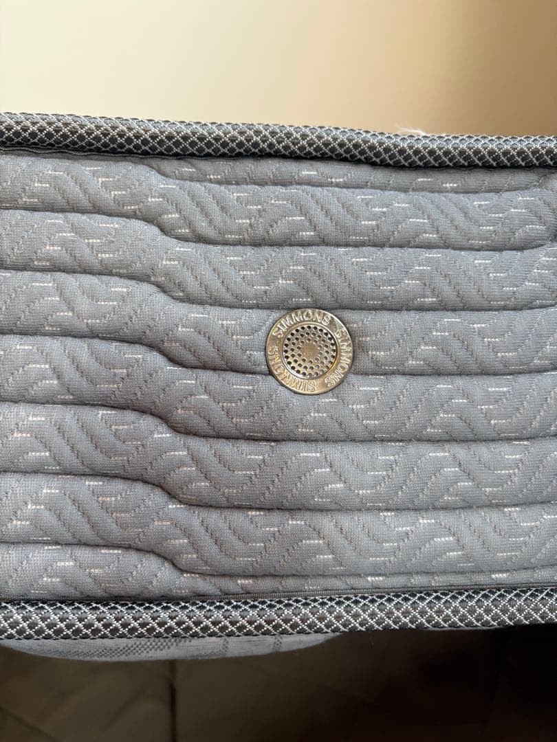 【直引渡し可】シモンズ　セミダブルマットレス