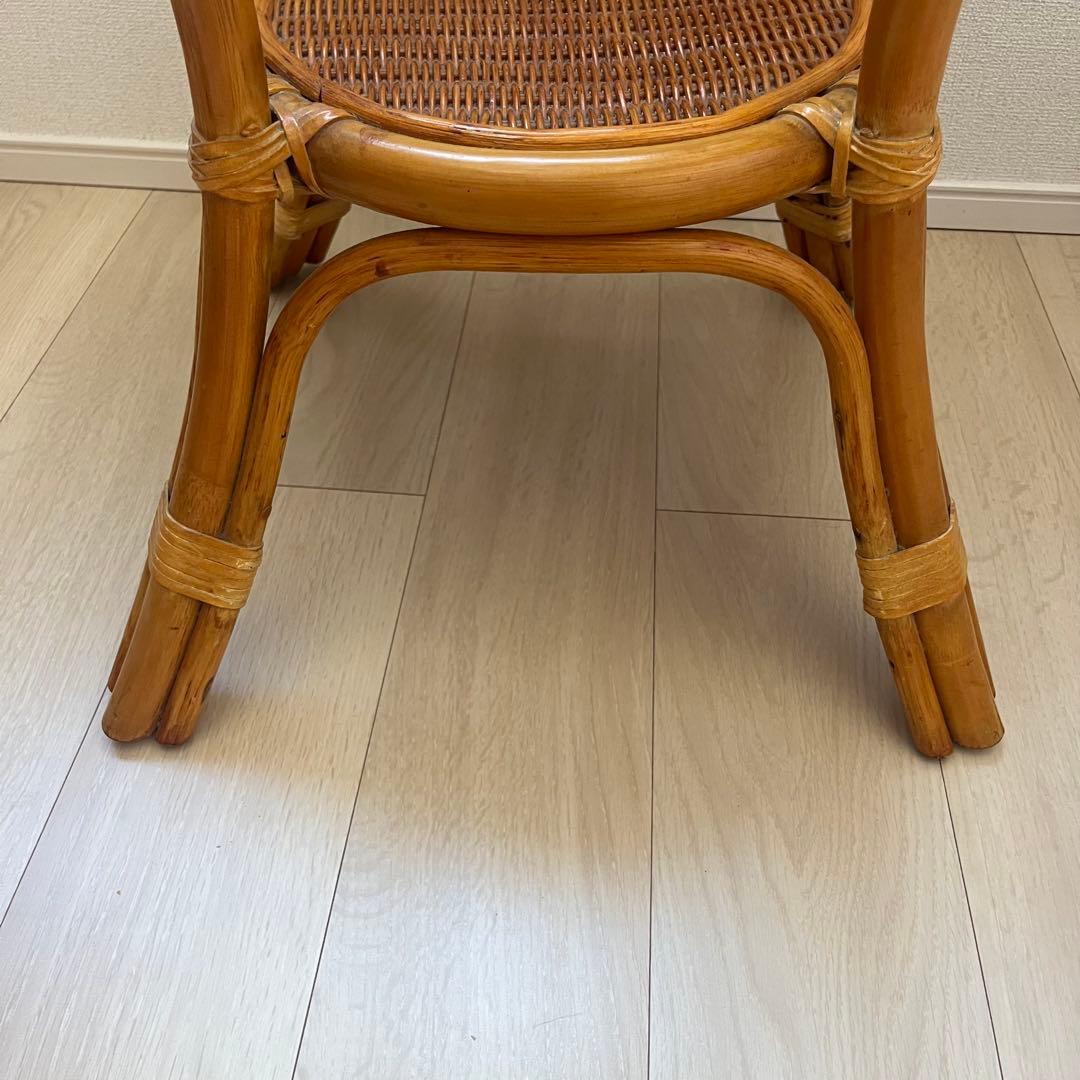 ガラス天板×籐ラタンフレーム　丸テーブル　ラタン　レトロ