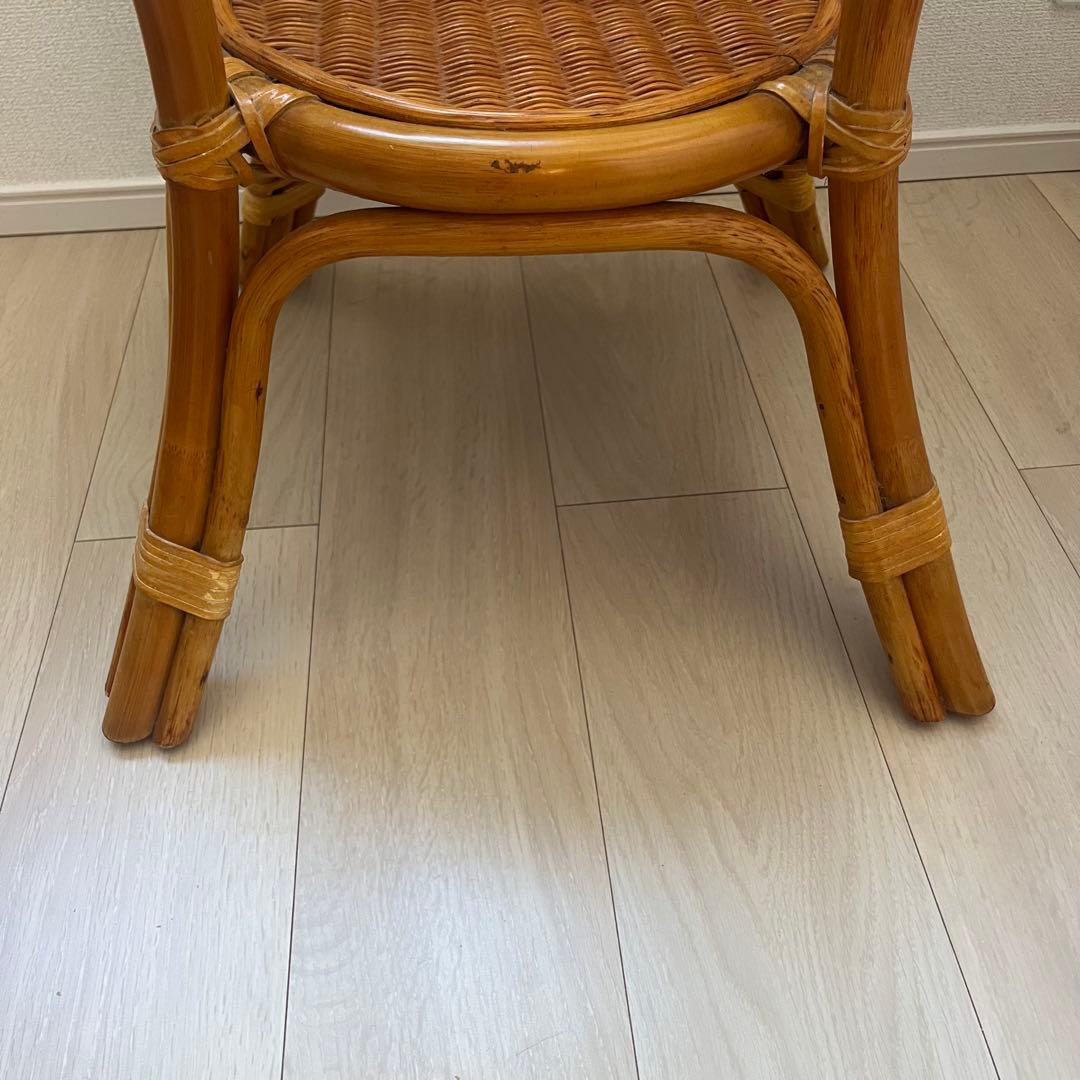 ガラス天板×籐ラタンフレーム　丸テーブル　ラタン　レトロ