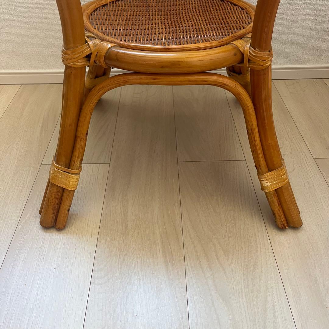 ガラス天板×籐ラタンフレーム　丸テーブル　ラタン　レトロ