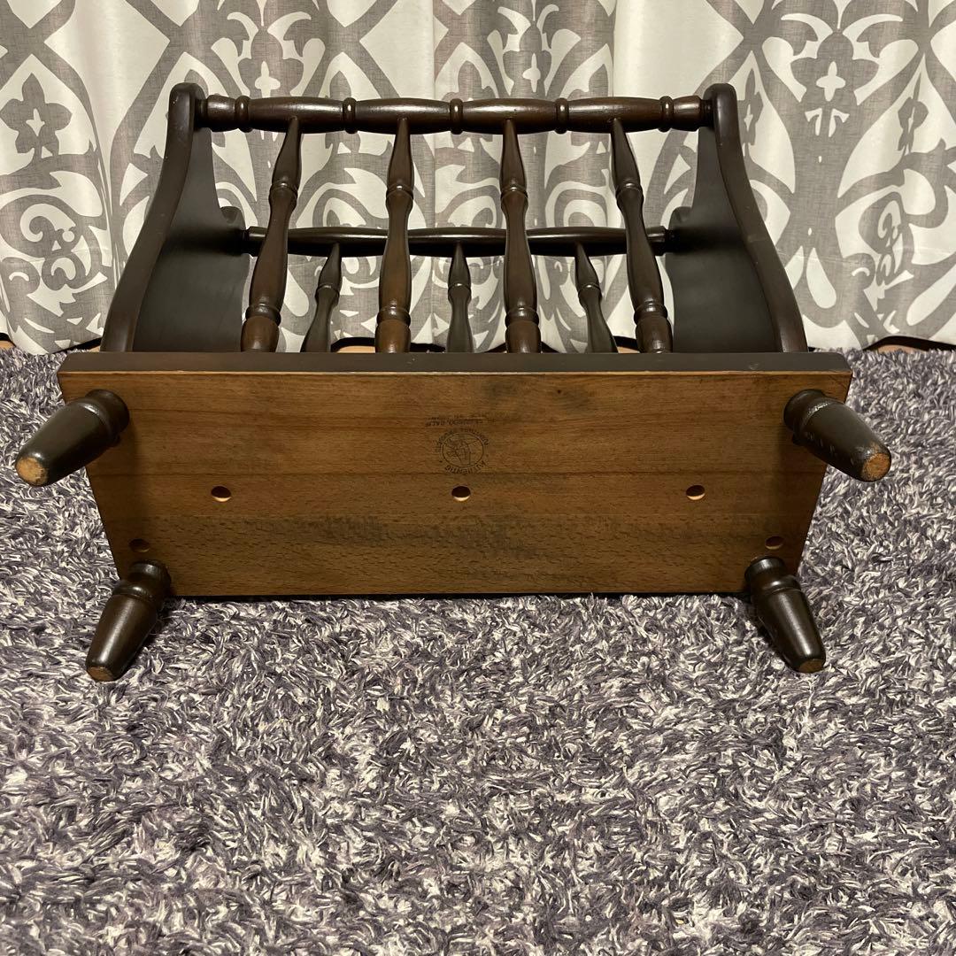 Authentic Furniture Products社製 マガジンラック