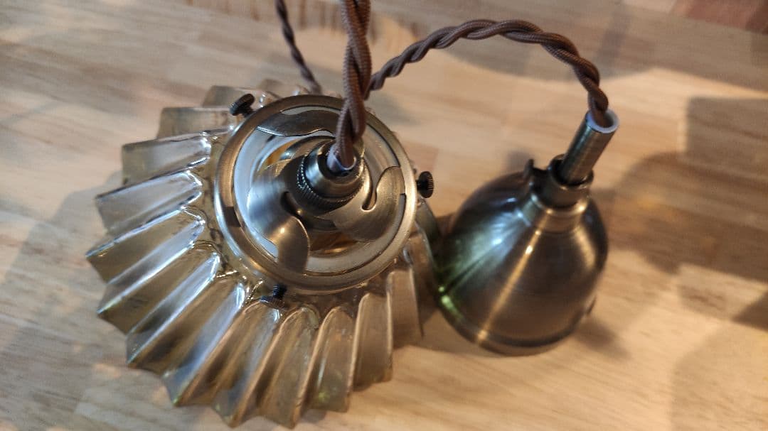 モダンデザイン ガラスシェード ペンダントライト