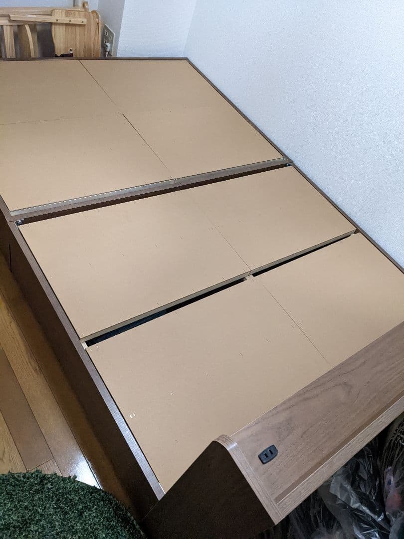 ダブルベッド（マットレス付き）