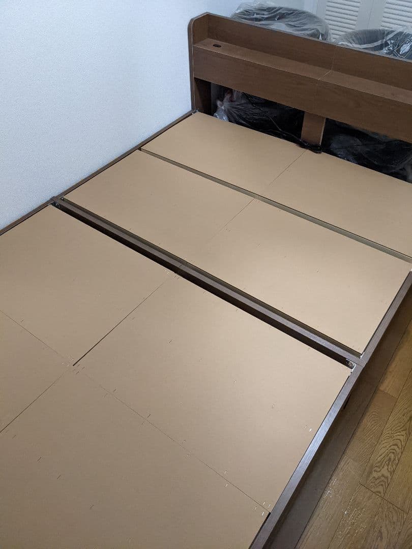 ダブルベッド（マットレス付き）