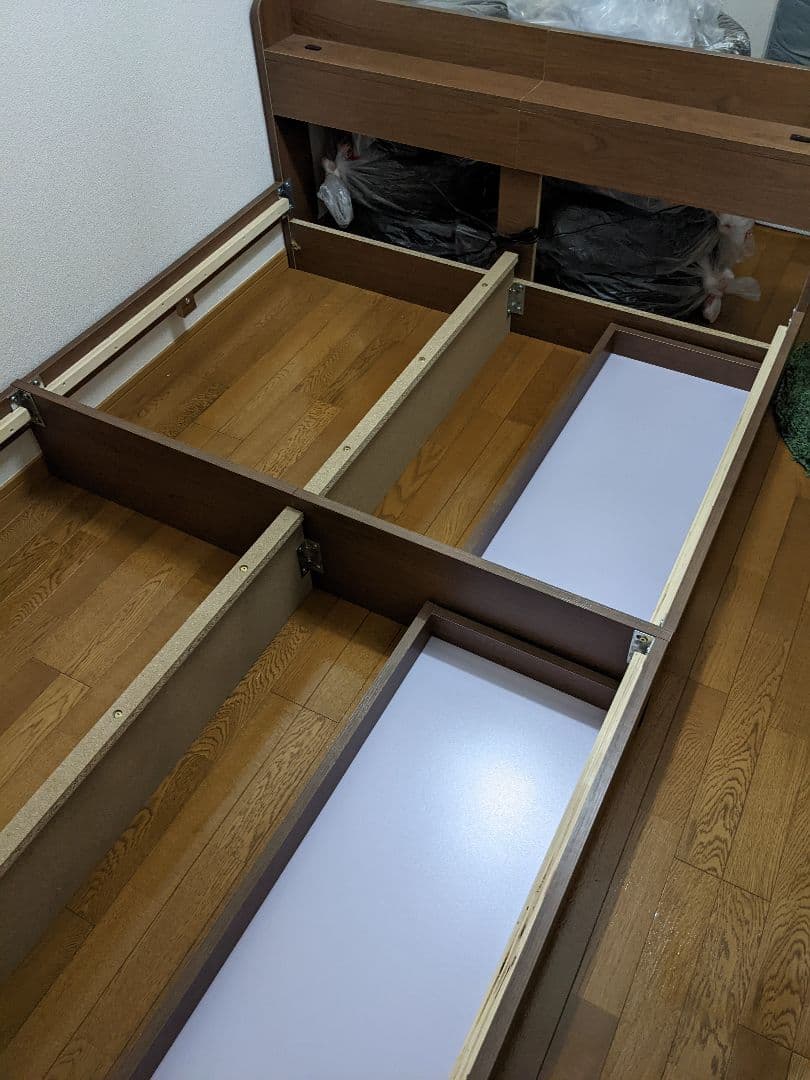 ダブルベッド（マットレス付き）