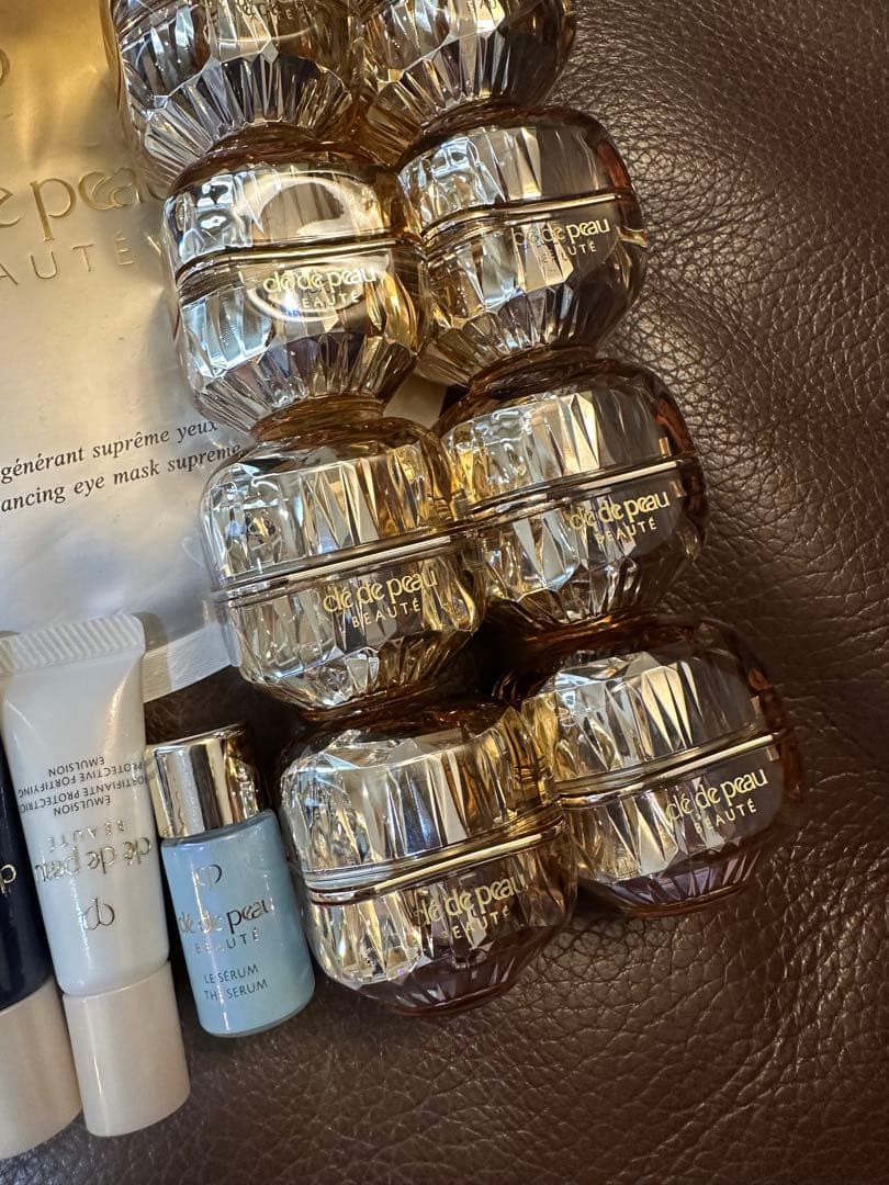 プレゼント付き⭐資生堂クレドポーボーテ ラ・クレーム 5ml*8 新品