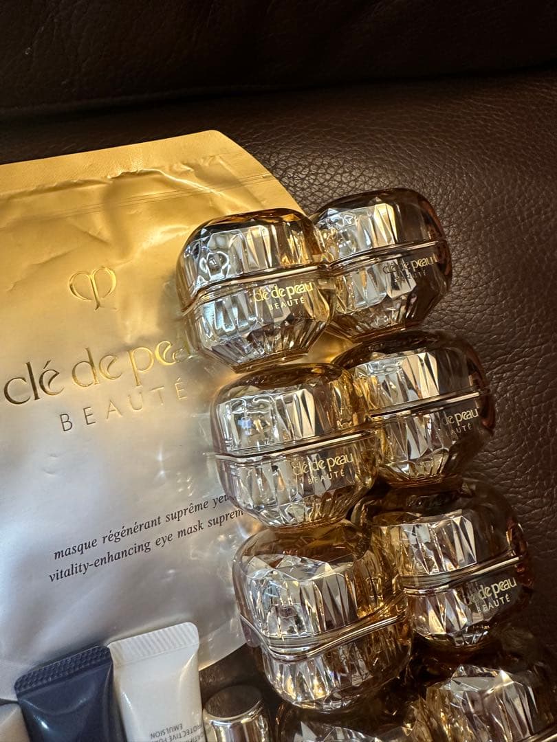 プレゼント付き⭐資生堂クレドポーボーテ ラ・クレーム 5ml*8 新品