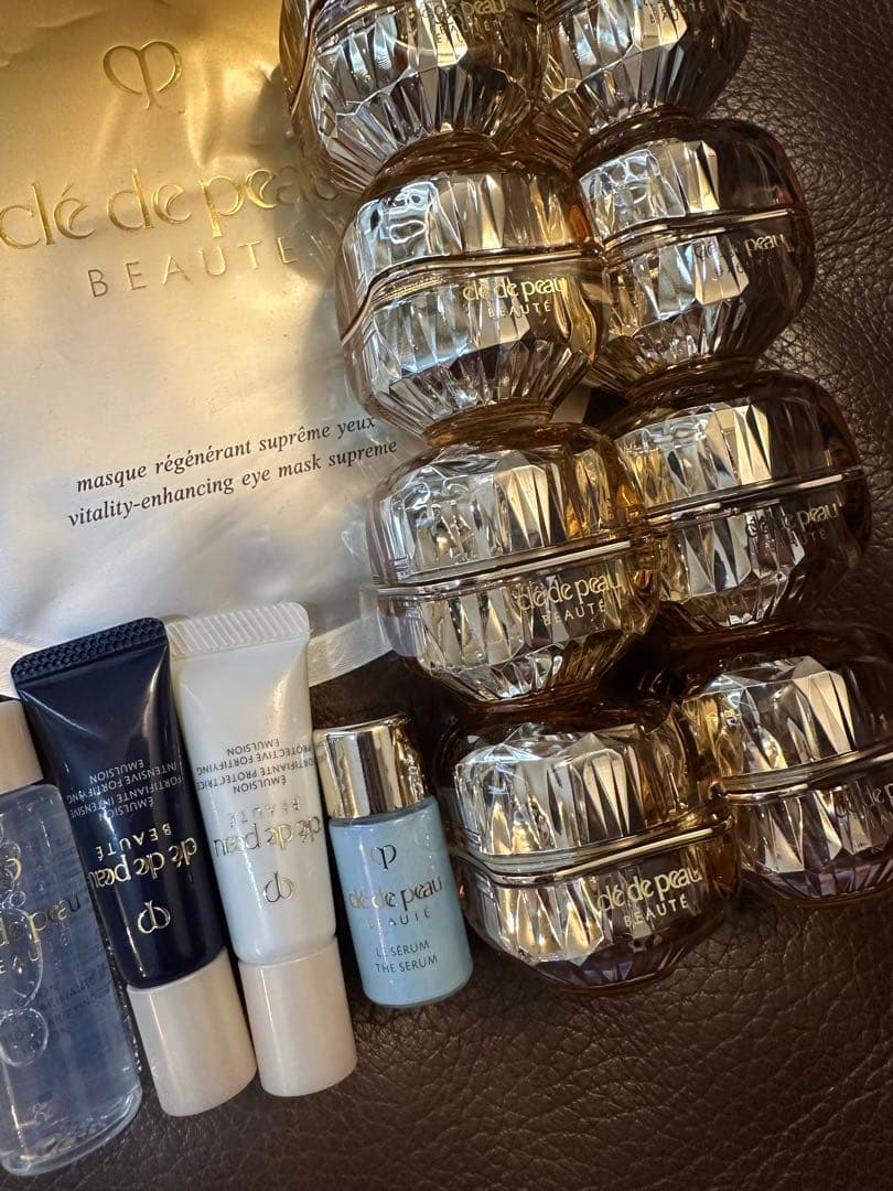 プレゼント付き⭐資生堂クレドポーボーテ ラ・クレーム 5ml*8 新品