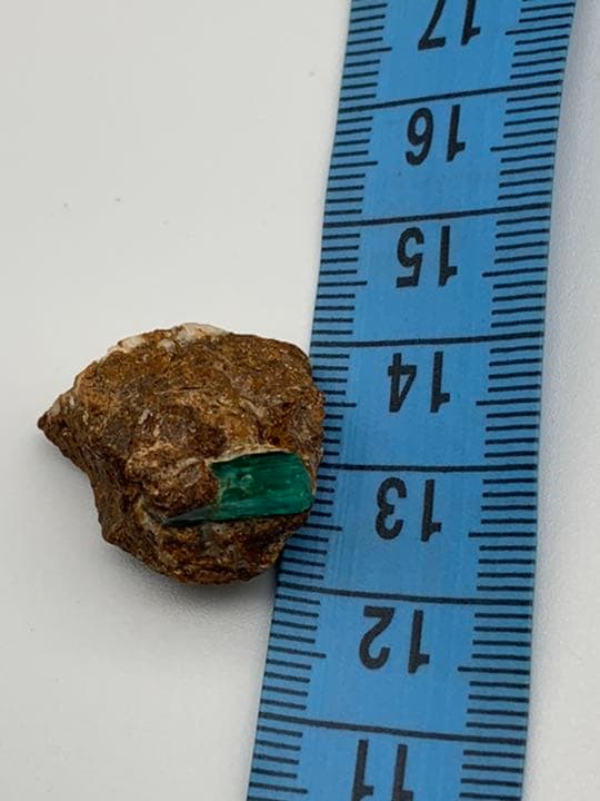 エメラルド原石　天然石