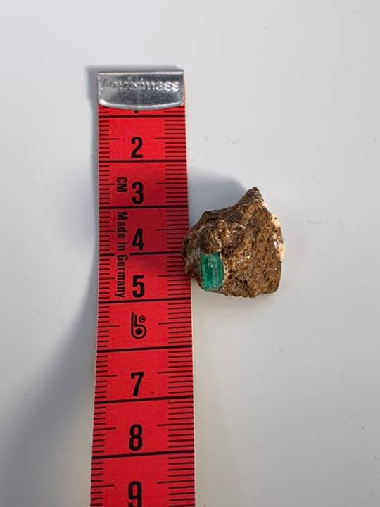 エメラルド原石　天然石